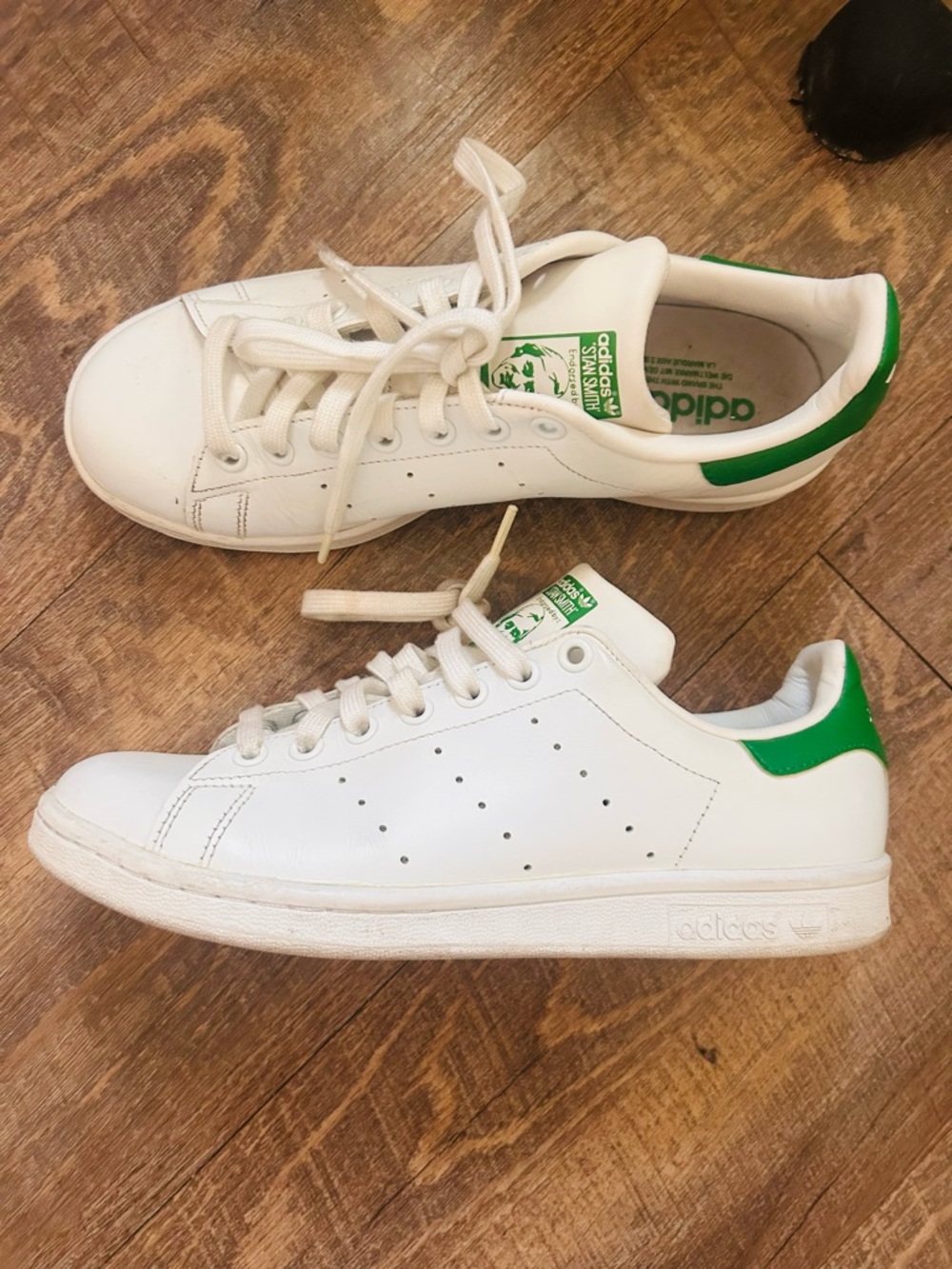 Adidas Stan Smith sneakers in the classic white and green